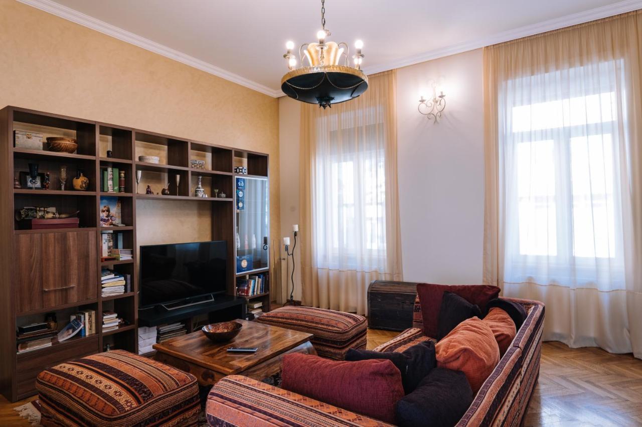 The Home Timişoara Buitenkant foto